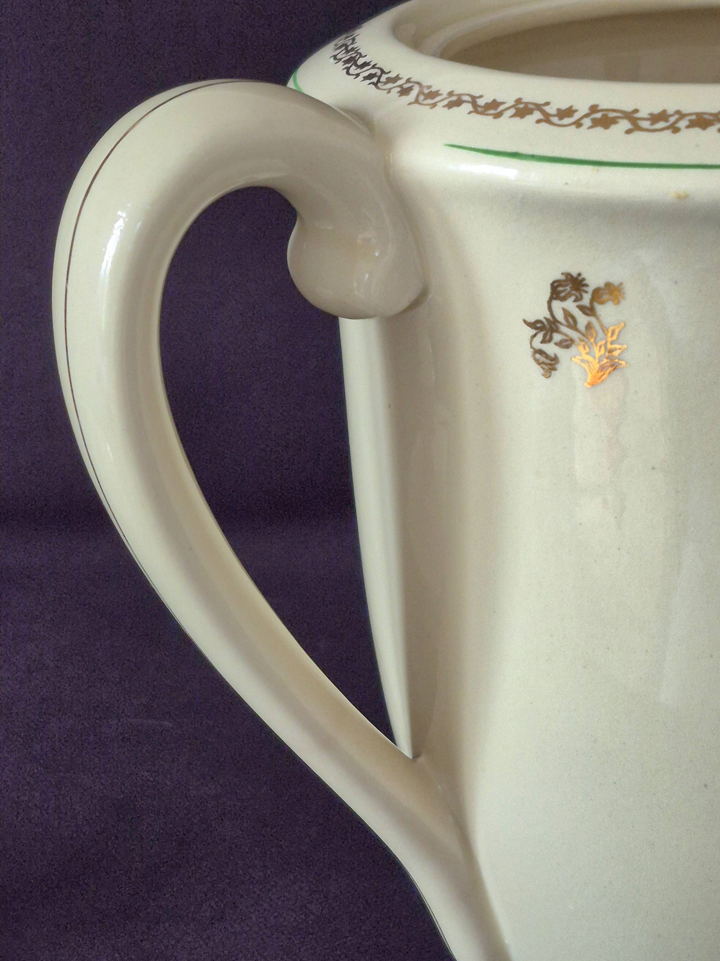 Antique pouring coffee pot in Gien earthenware, Valence model, A040