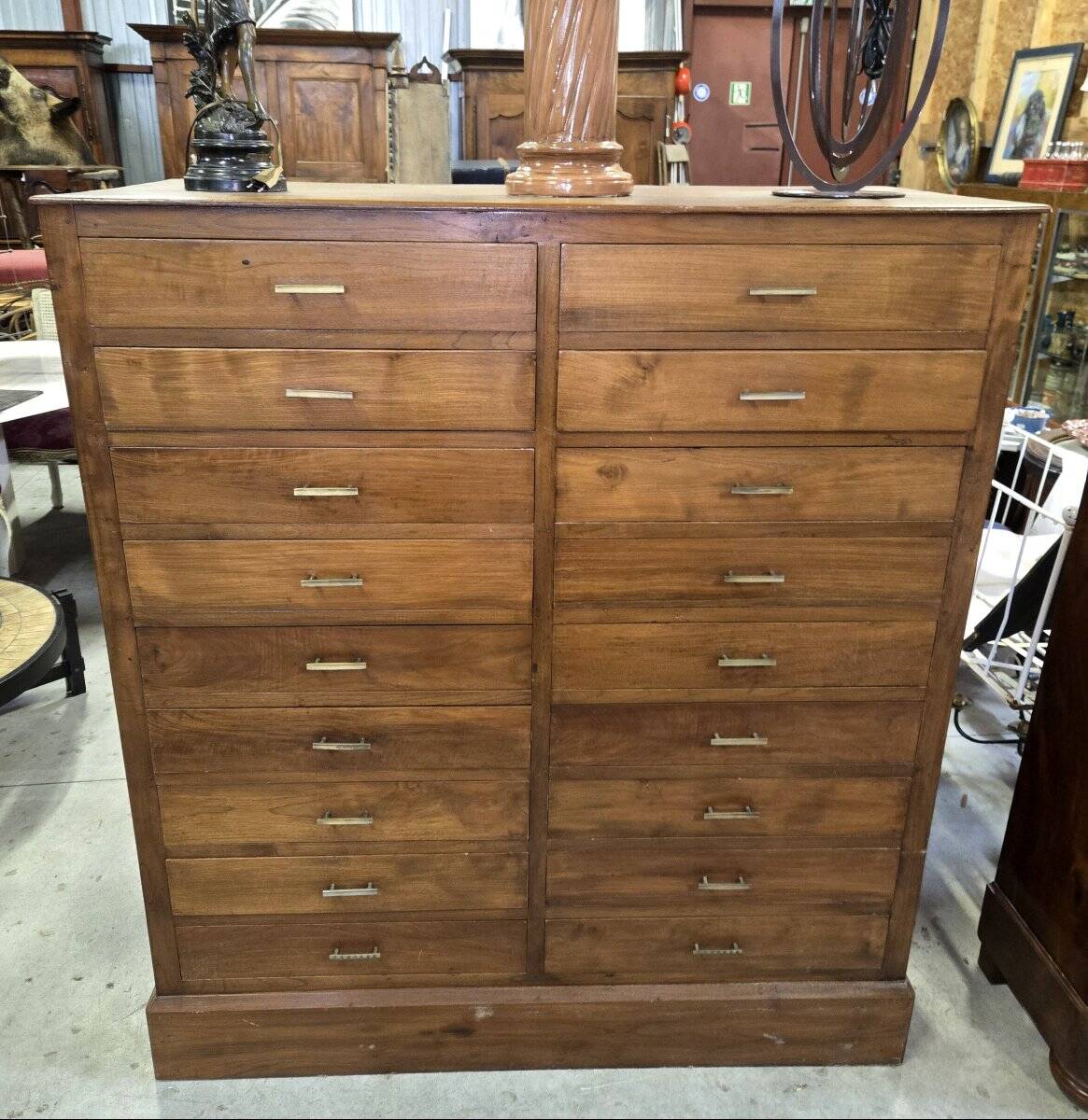 Ancien meuble de métier à tiroirs en chêne massif époque XIXème