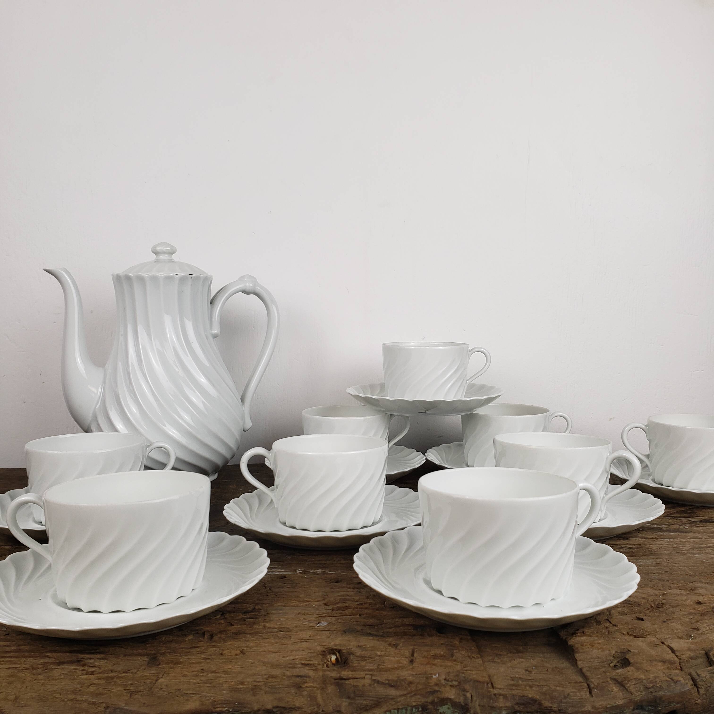 Limoges porcelain tea service, Haviland house, Cote Torse model