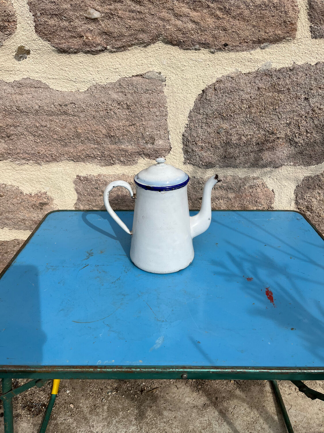 Enamelled coffee maker