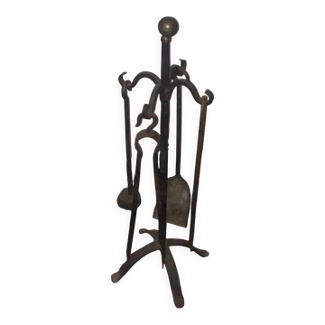 Fireplace tool set