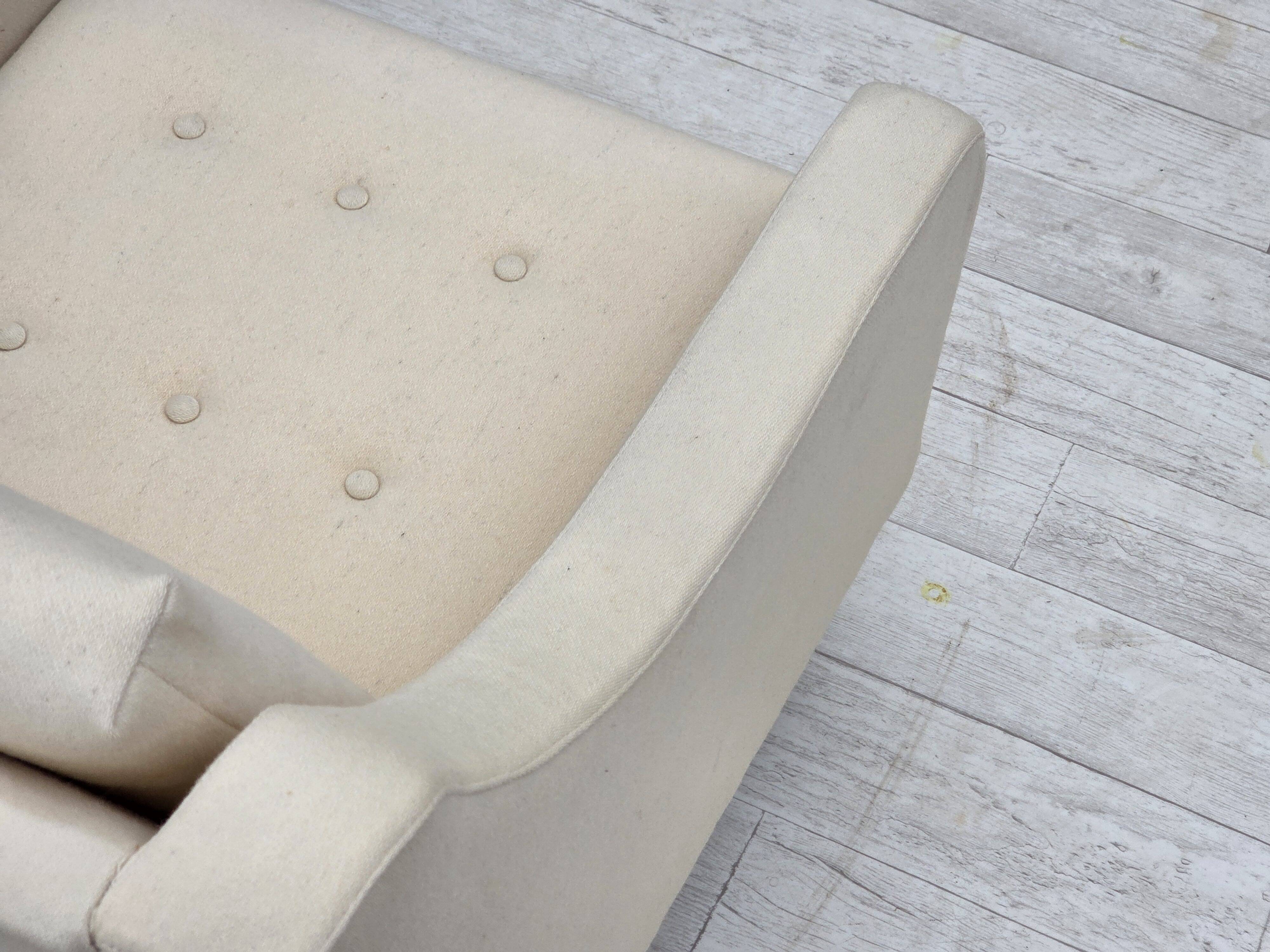 1970s, Danish loungechair, furniture wool, teak wood legs.