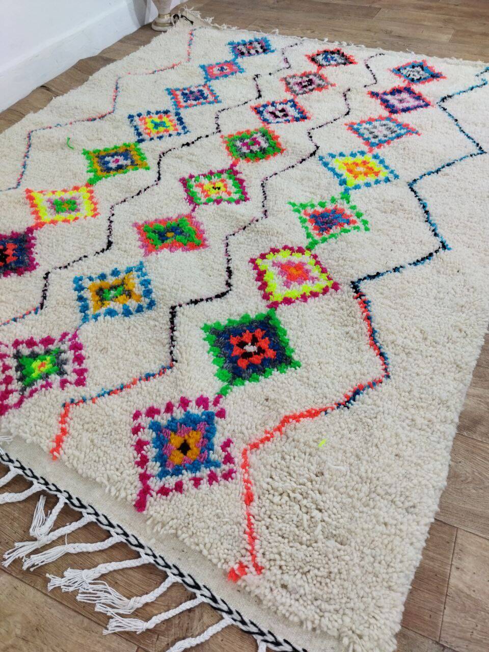 Handcrafted Moroccan Berber Rug 197 X 153 CM