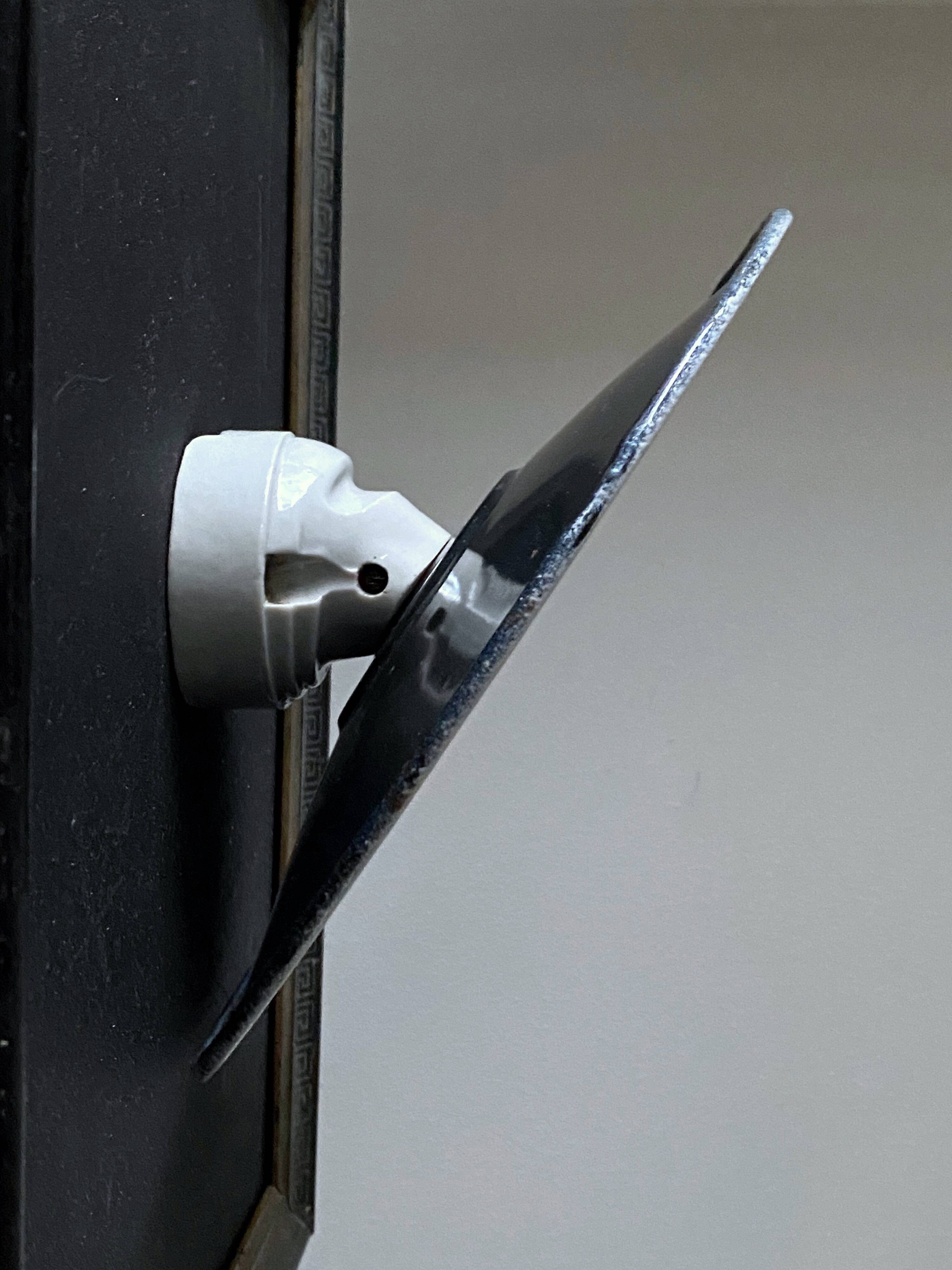 Industrial enameled sheet wall light