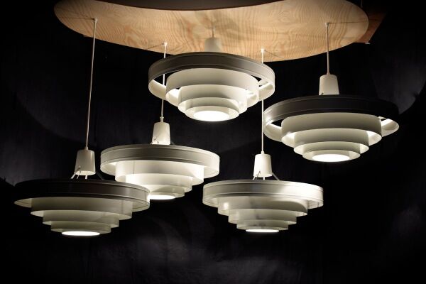 Saturn pendant light in satin white lacquered metal