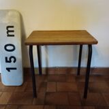 Petit bureau et chaise d'écolier