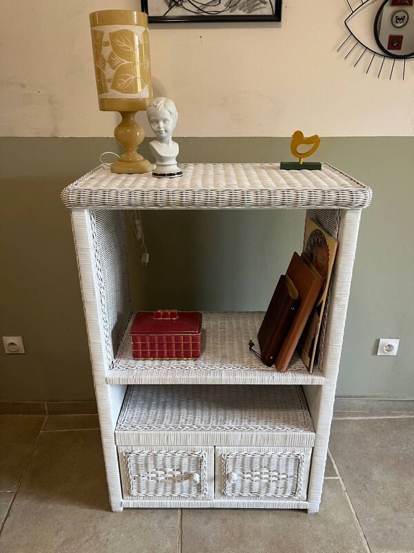 Meuble en osier blanc