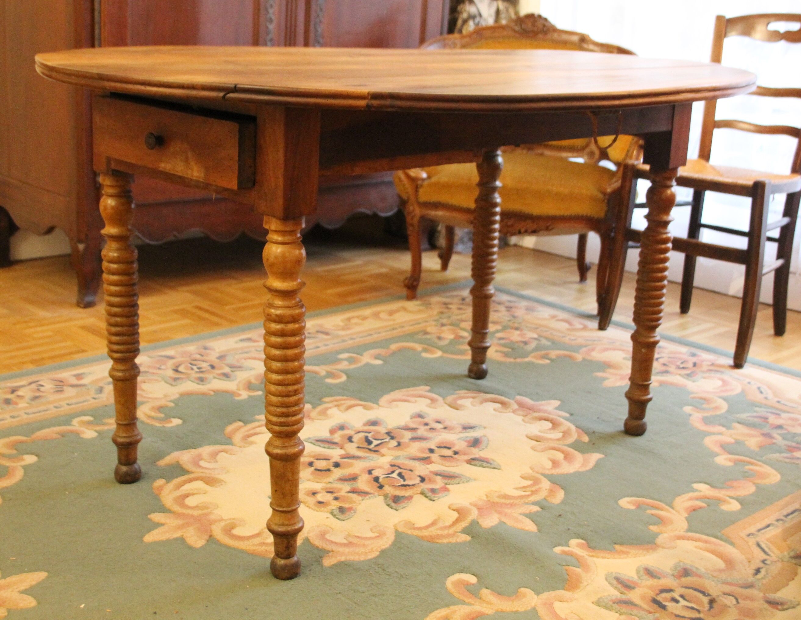 Round table Solid wood