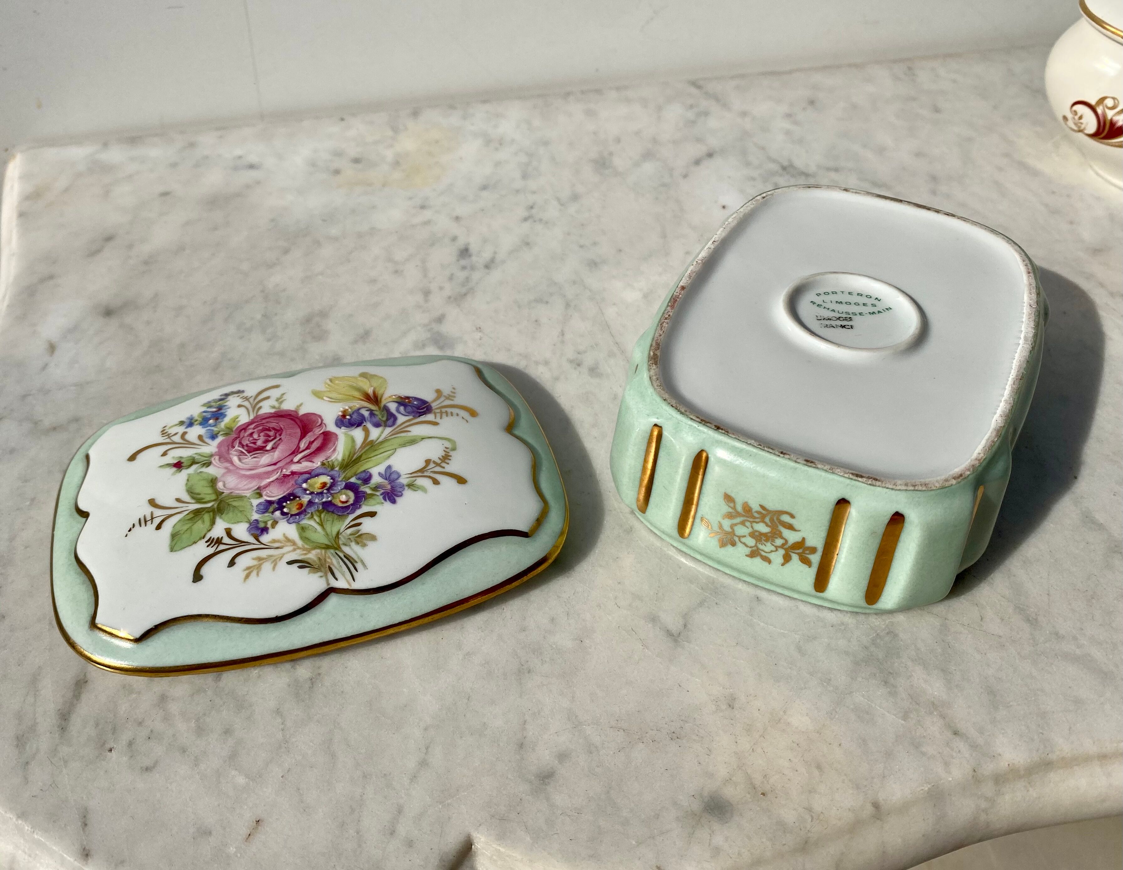 Porcelain jewelry box from Limoges Porteron vintage 60s perfect condition