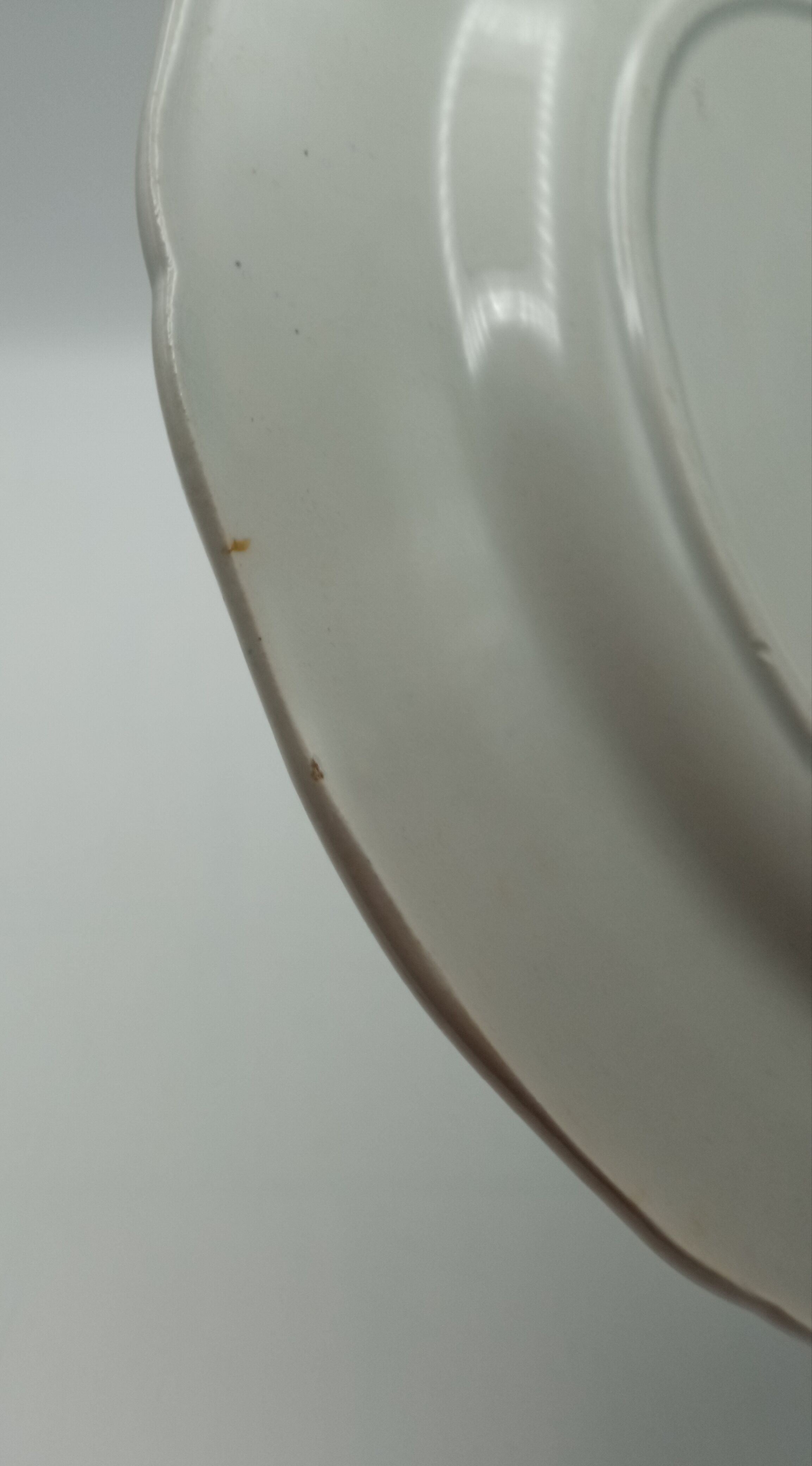 Assiette en faïence " modèle Rouen"