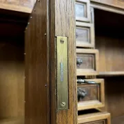 Important double-sided display case – Renaissance style – Walnut and burl
