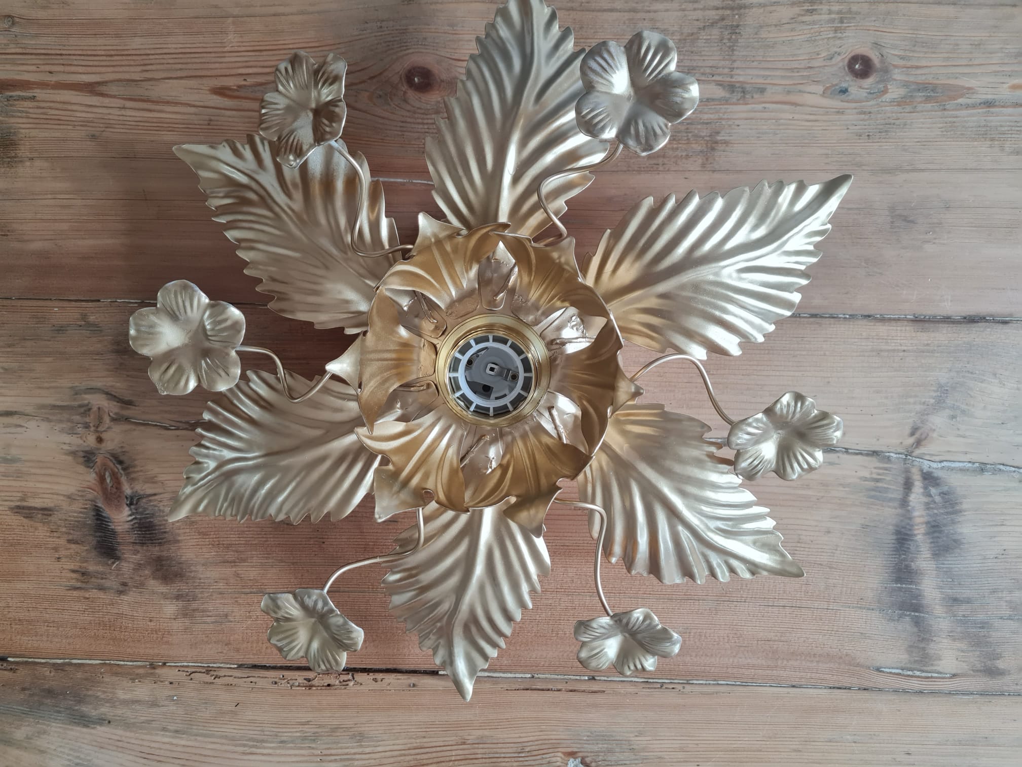 Golden brass flower wall lamp