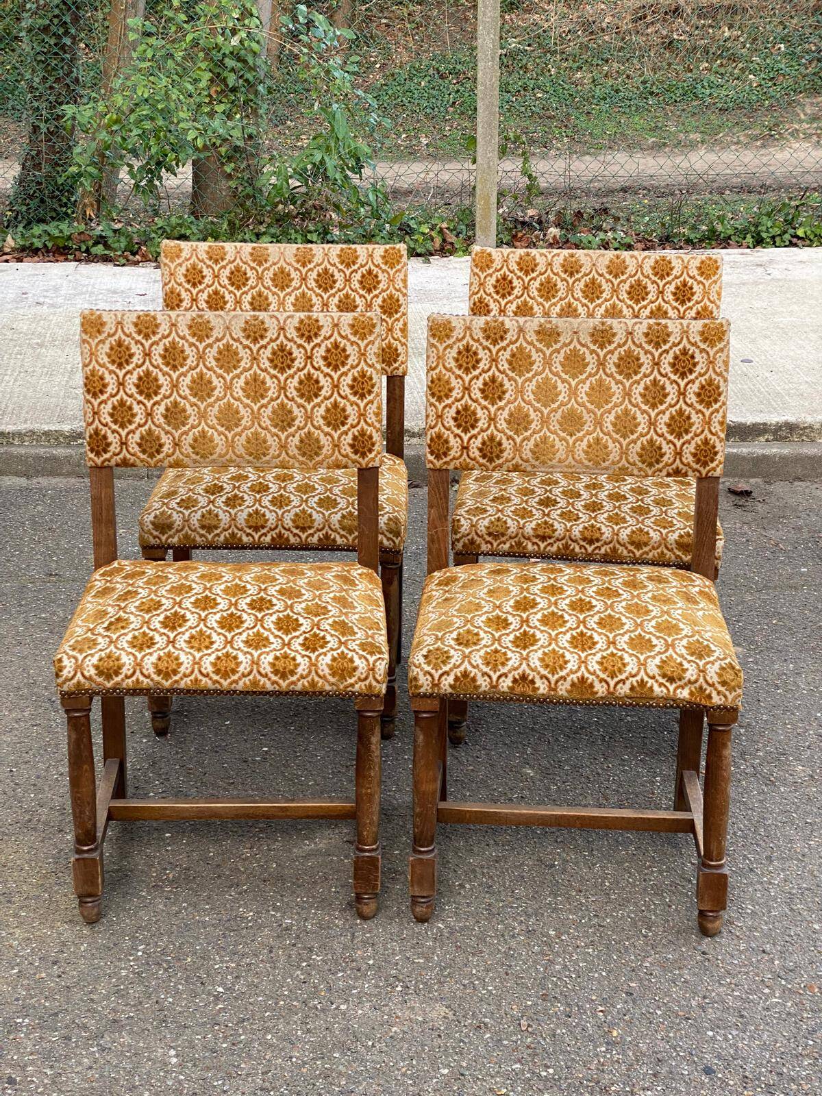 4 Henri II chairs in solid wood and yellow-beige velvet.