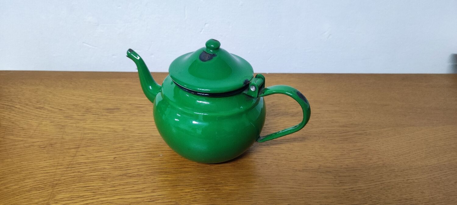 Enamel teapot