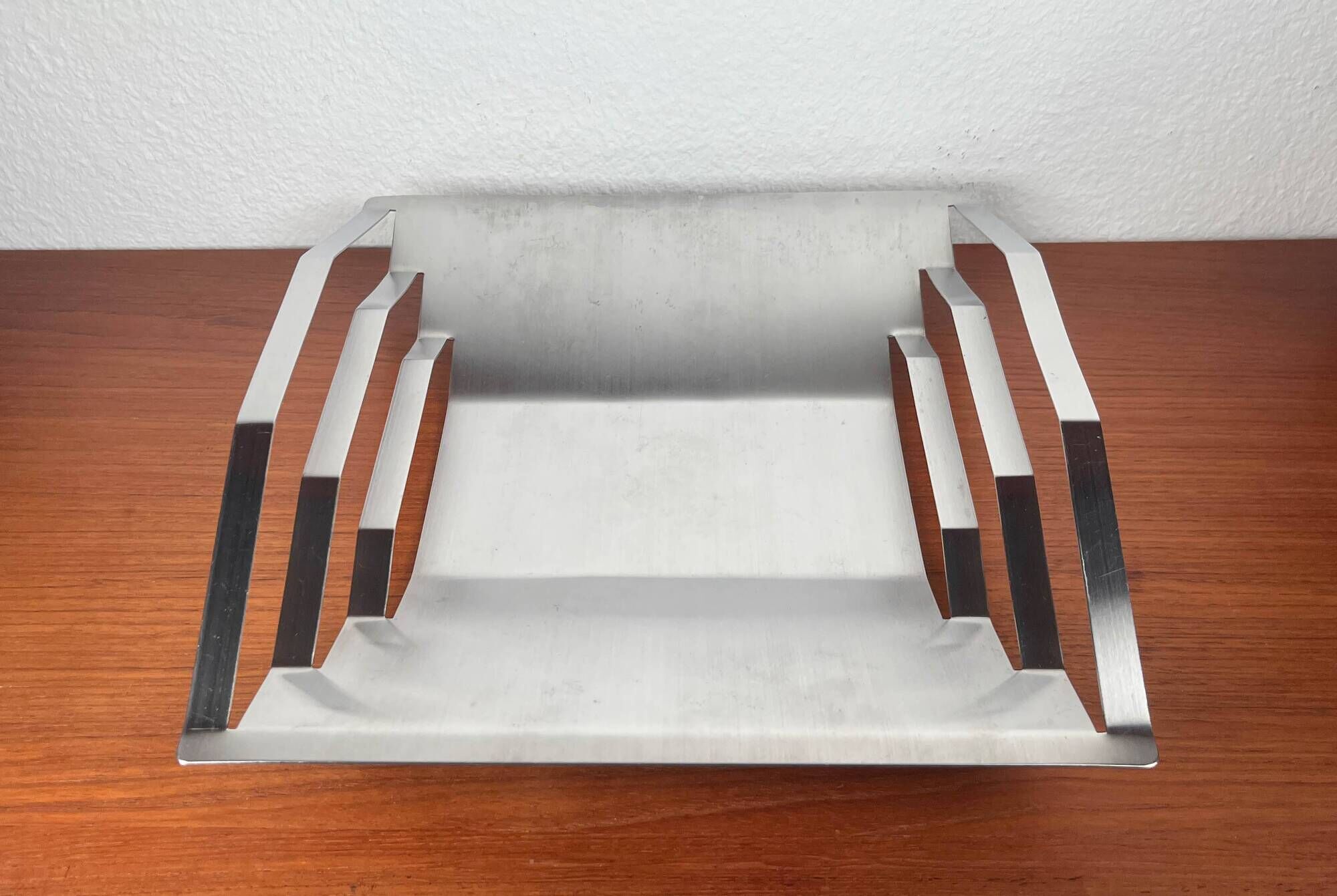 Minimalist postmodern metal fruit bowl, 1980s