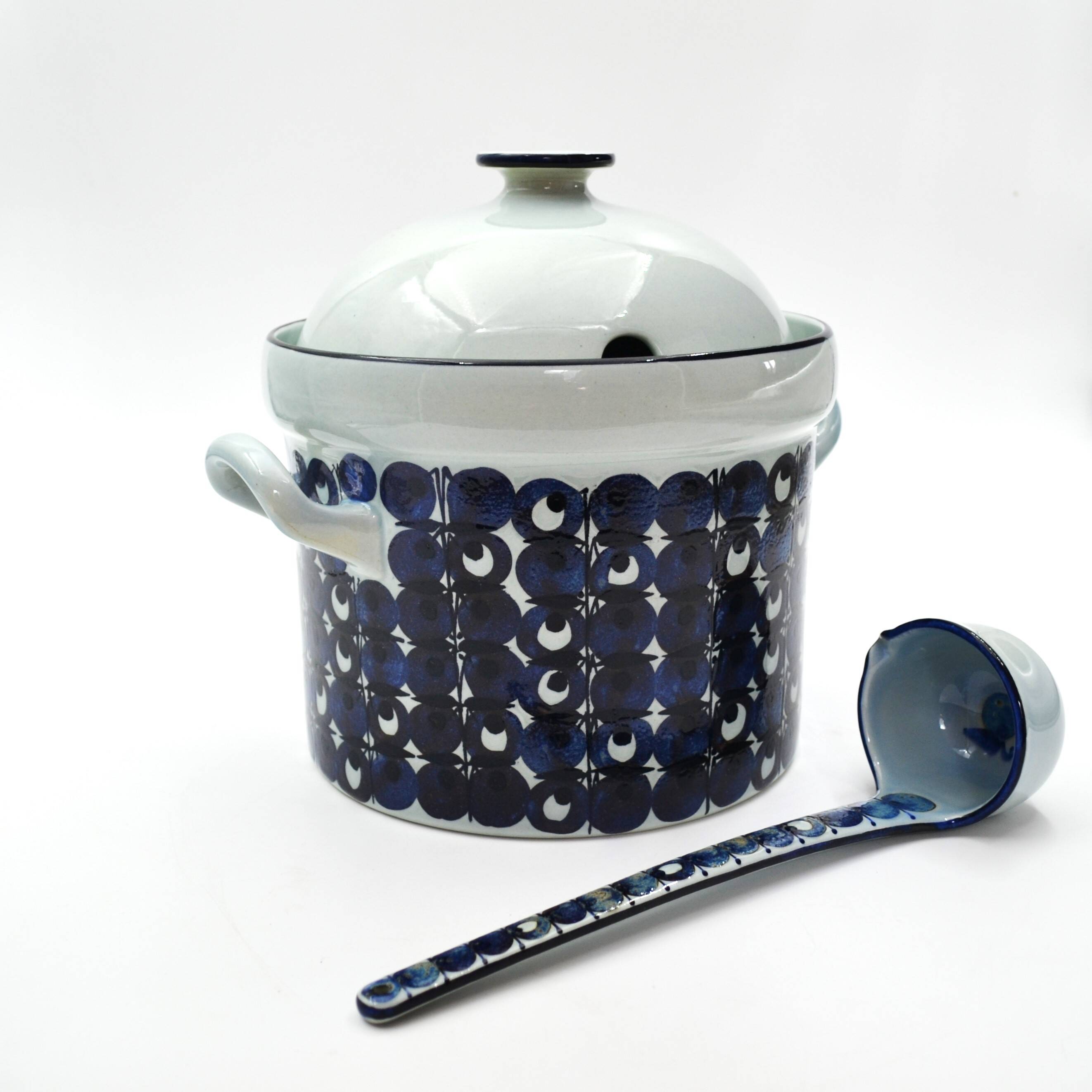 16-piece earthenware punch set from the Tenera series by Grete Helland-Hansen for Royal Copenhagen