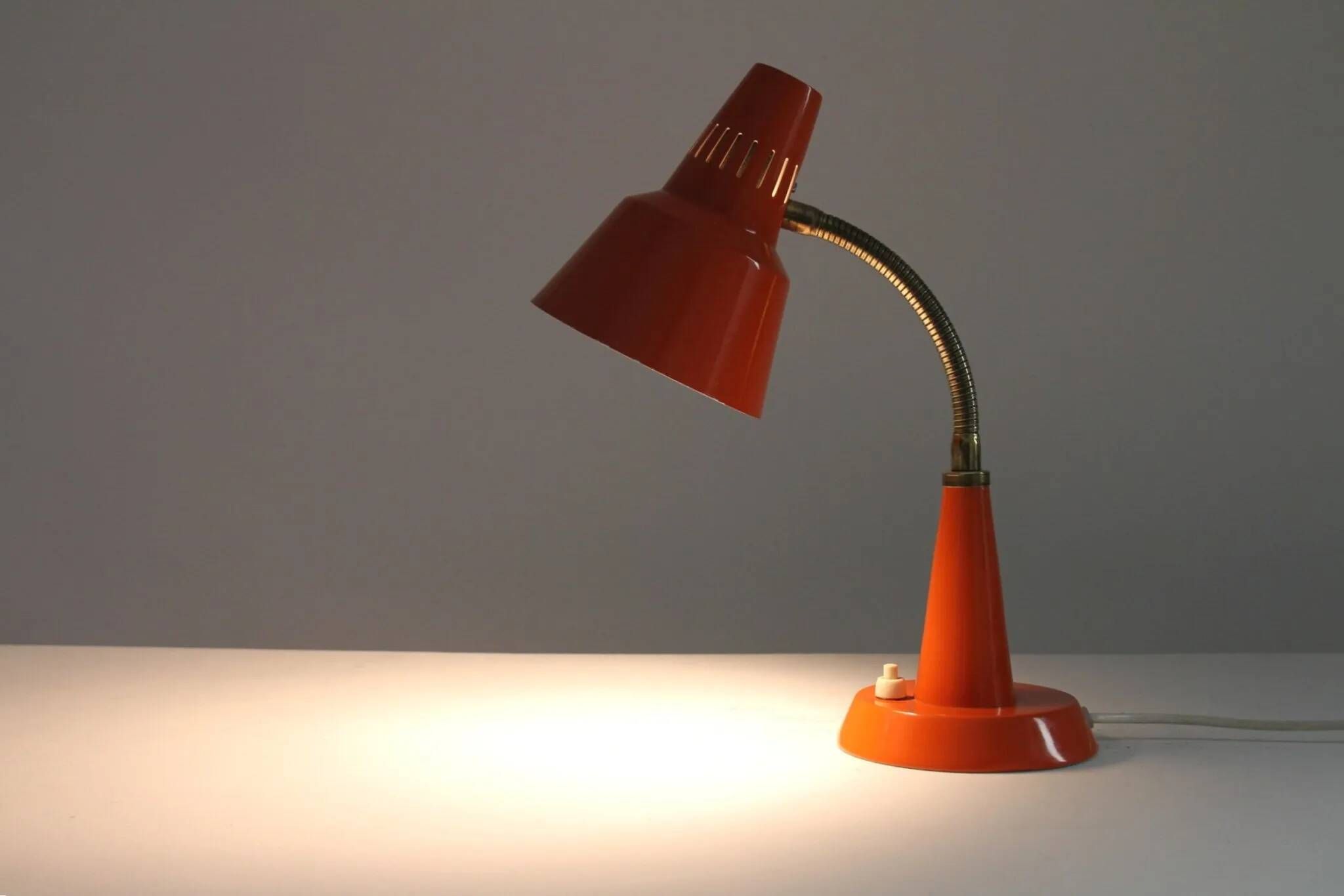 Gemi Model 600/5 Table or Desk Lamp – Swedish Modernism in Burnt Orange