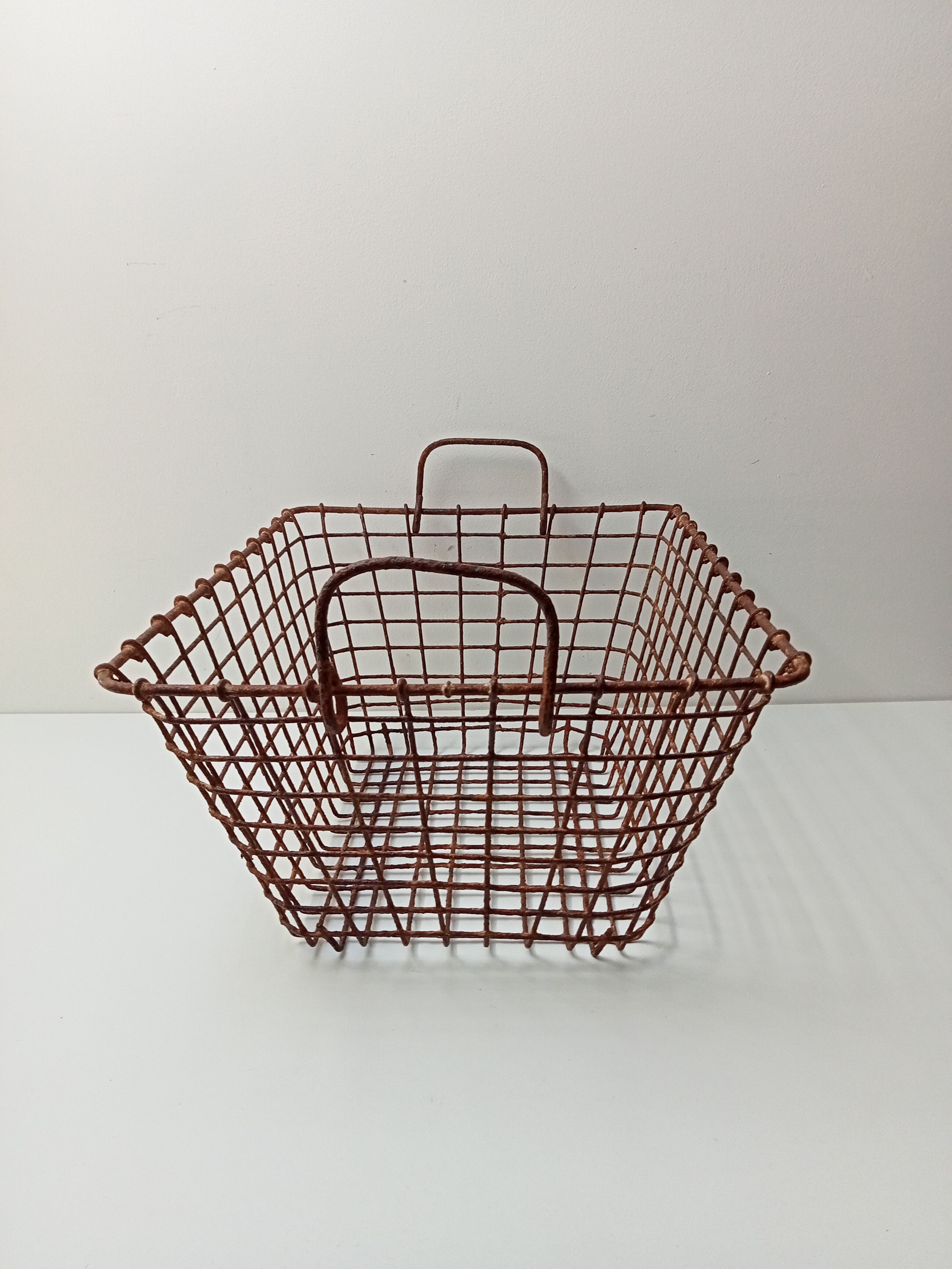 Basket for oil "manna"