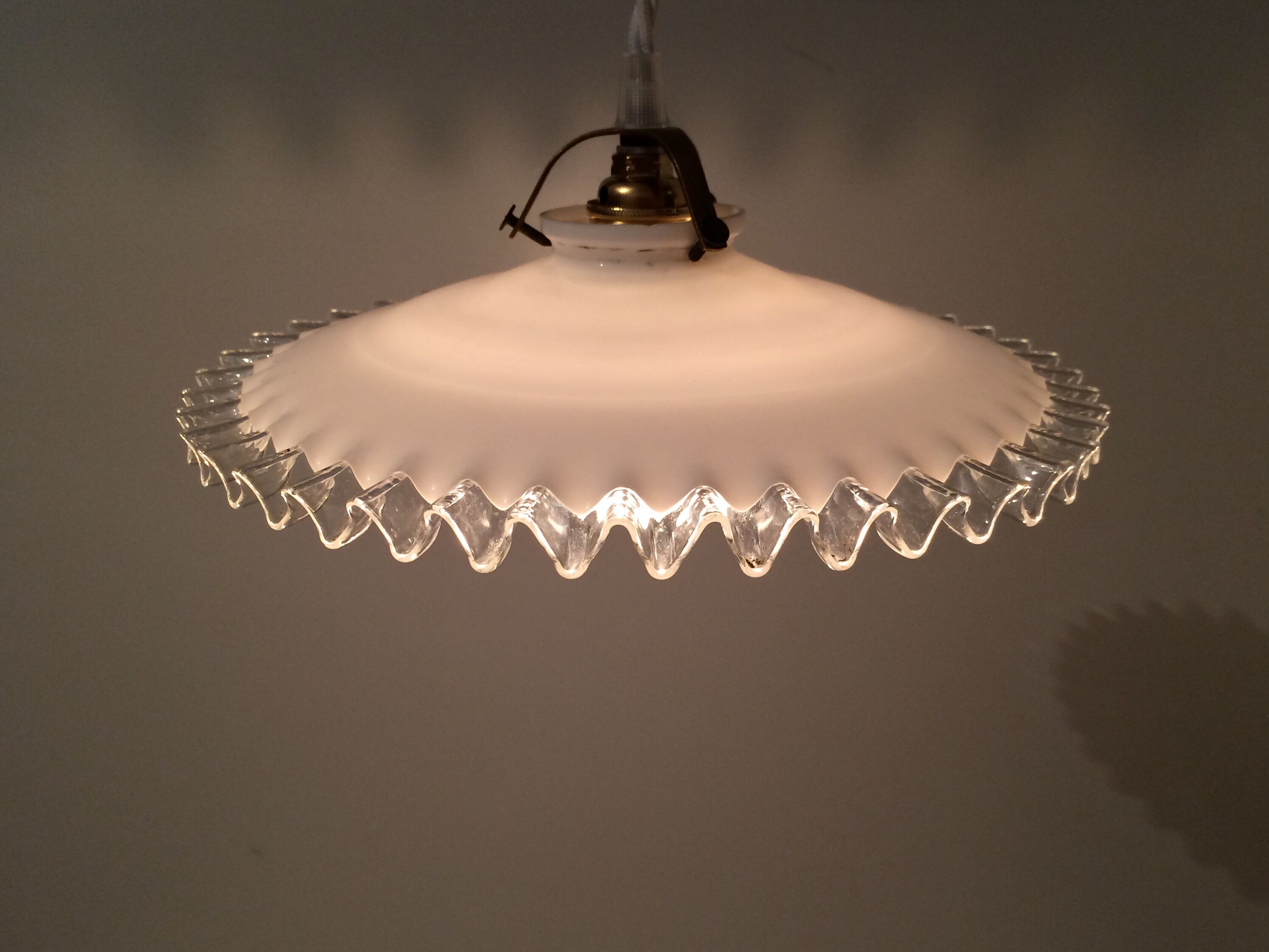 Flat white opaline hanging with transparent toothed collar