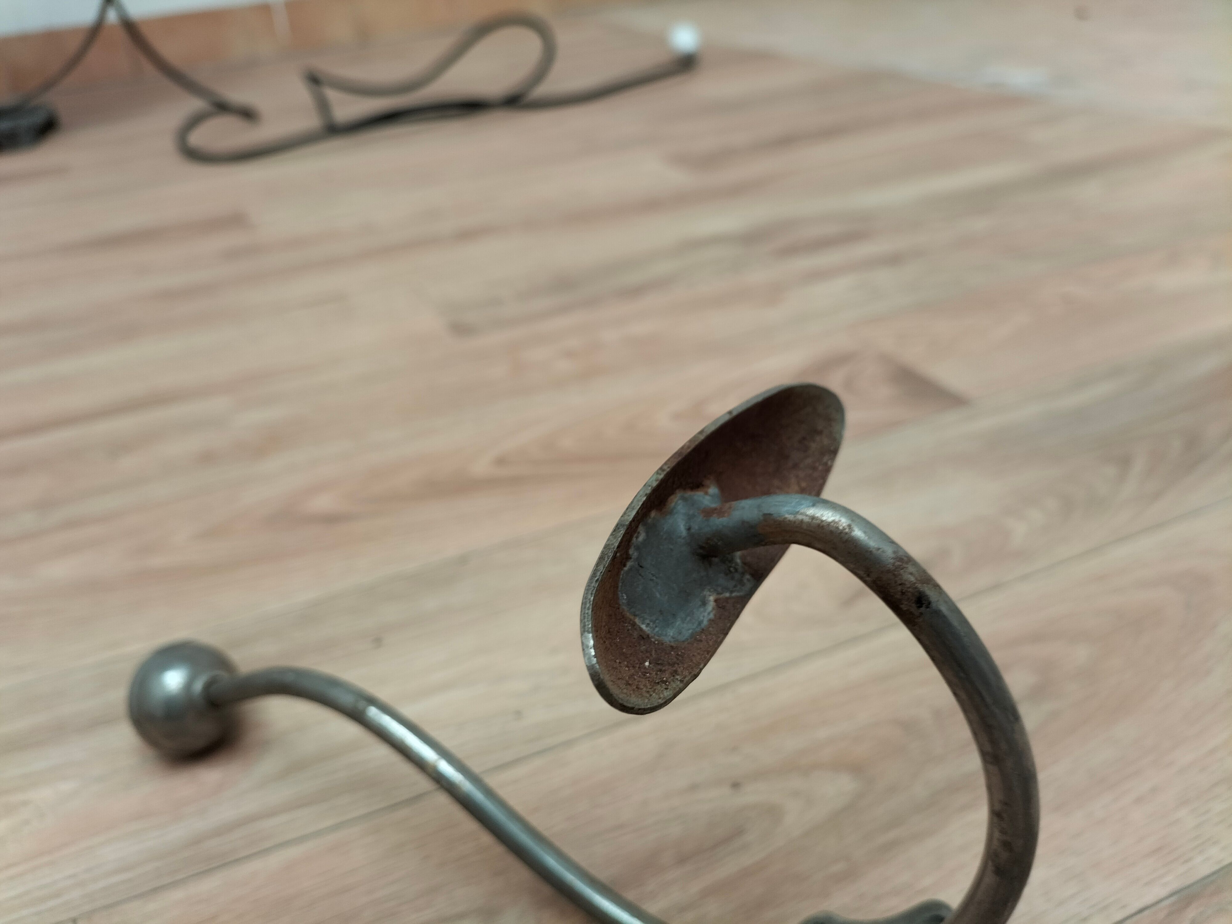 Series of 6 hooks