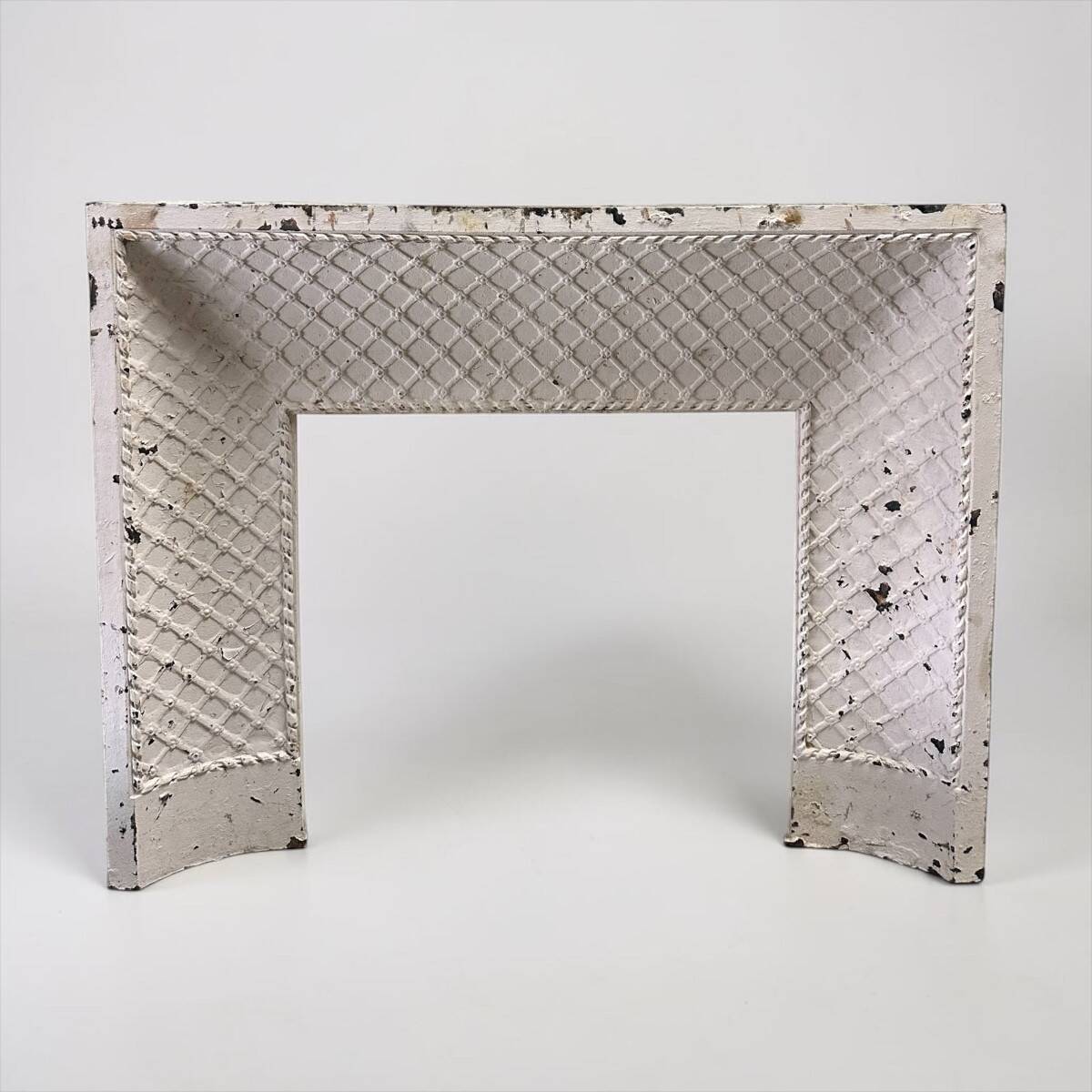 Reduced cast iron fireplace fender Louis XVI