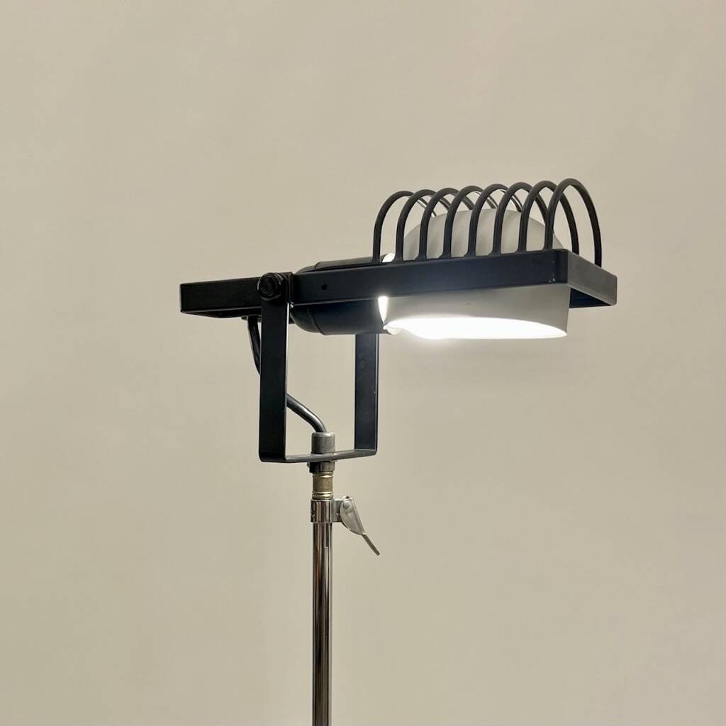 Lampadaire vintage style industriel de Ernesto Gismondi éditée par Artemide en Italie vers 1978