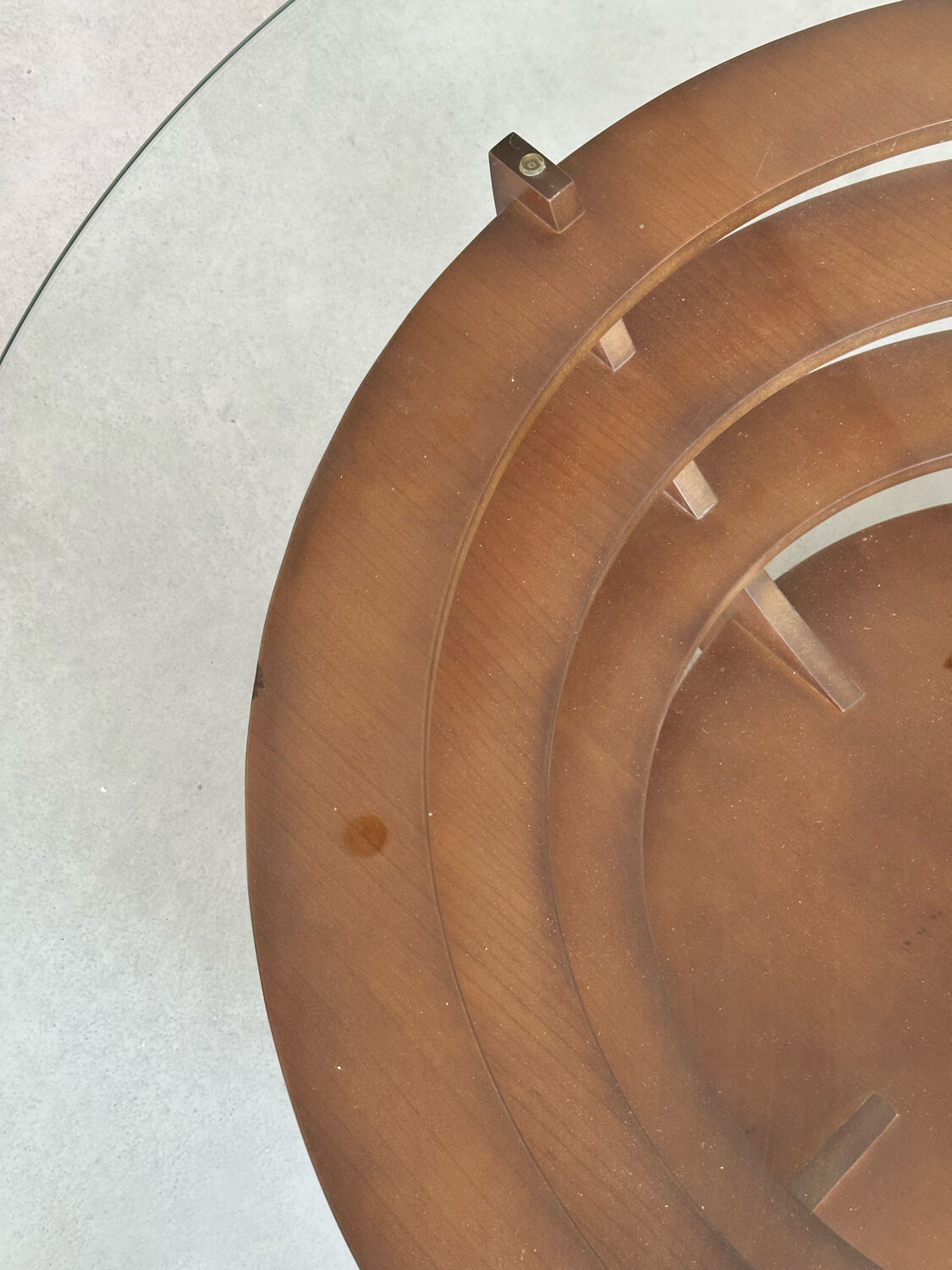 Designer coffee table, foot and circular top from the 60s