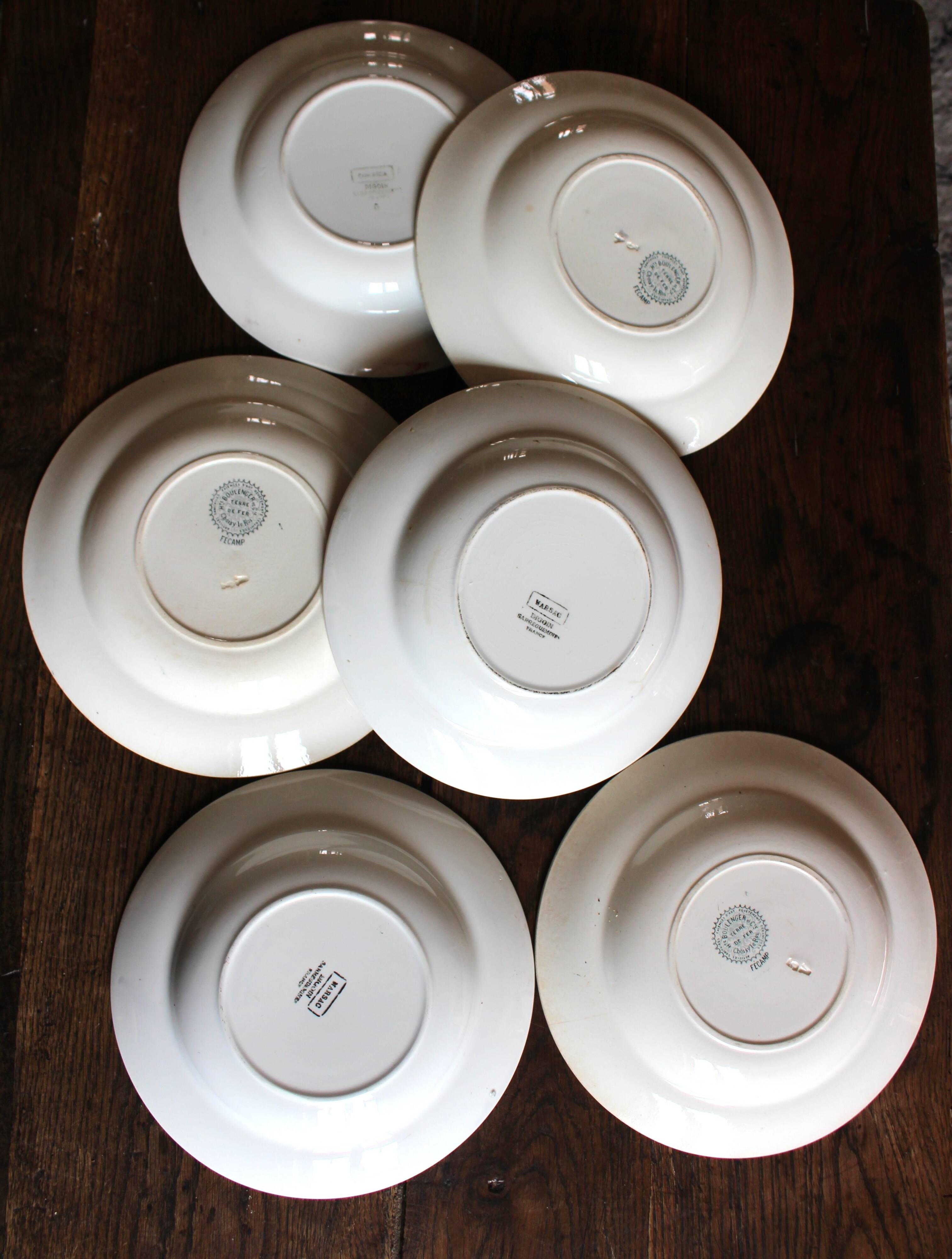 6 deep plates Marsac red Digoin Terre de fer green