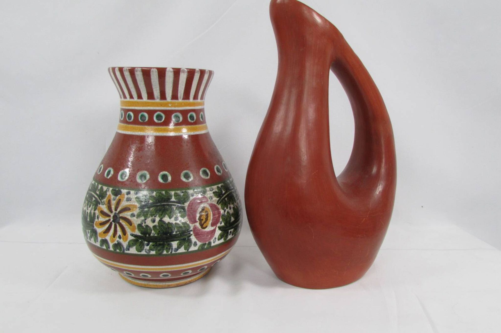 Paire de vases en terre cuite