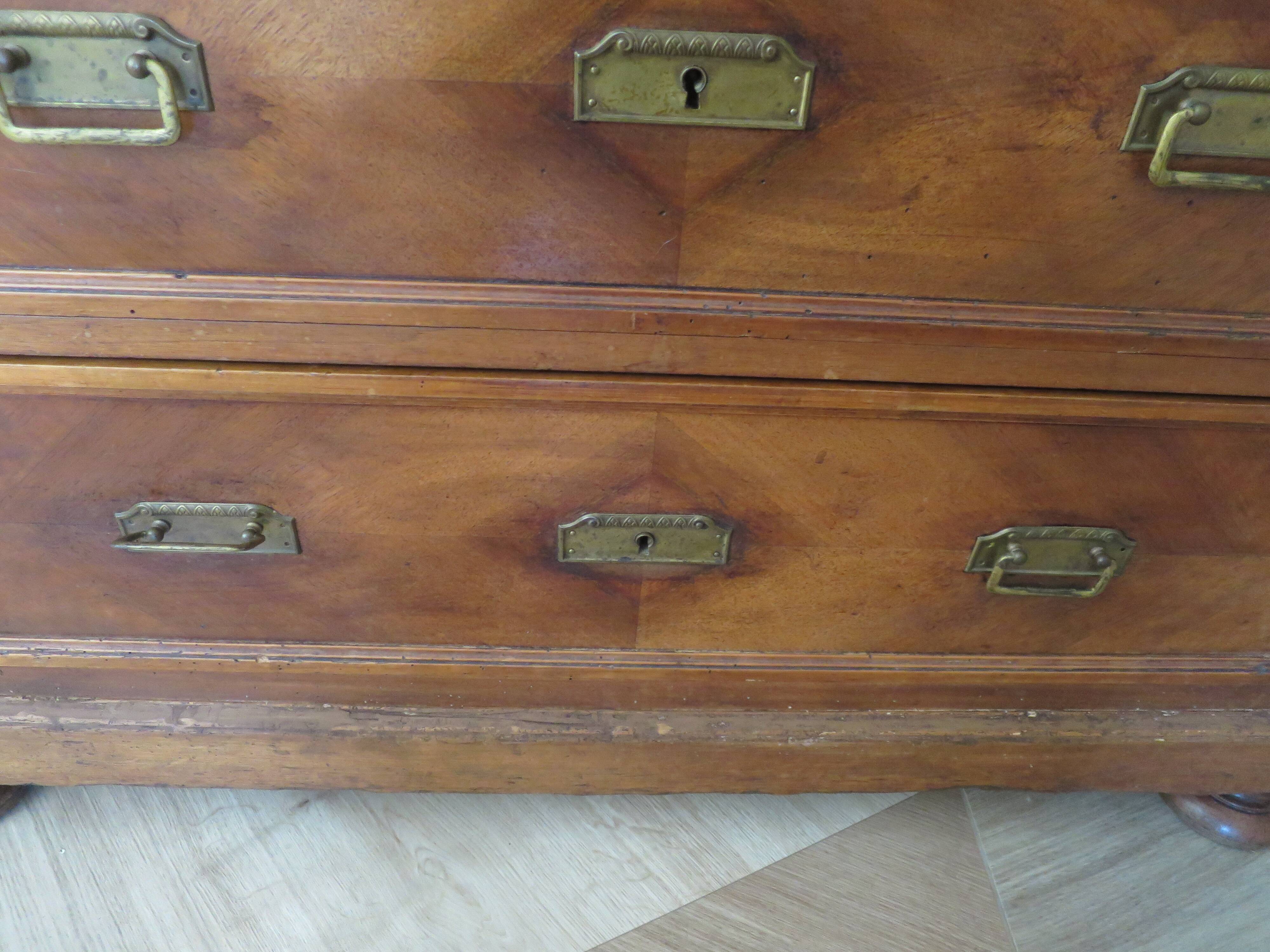 Louis Philippe style chest of drawers with 4 drawers in solid walnut and marble, 1900-1950.