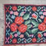 Large Moldavian runner rug with red roses, Romanian floral carpet made by hand with beautiful design 110x265cm