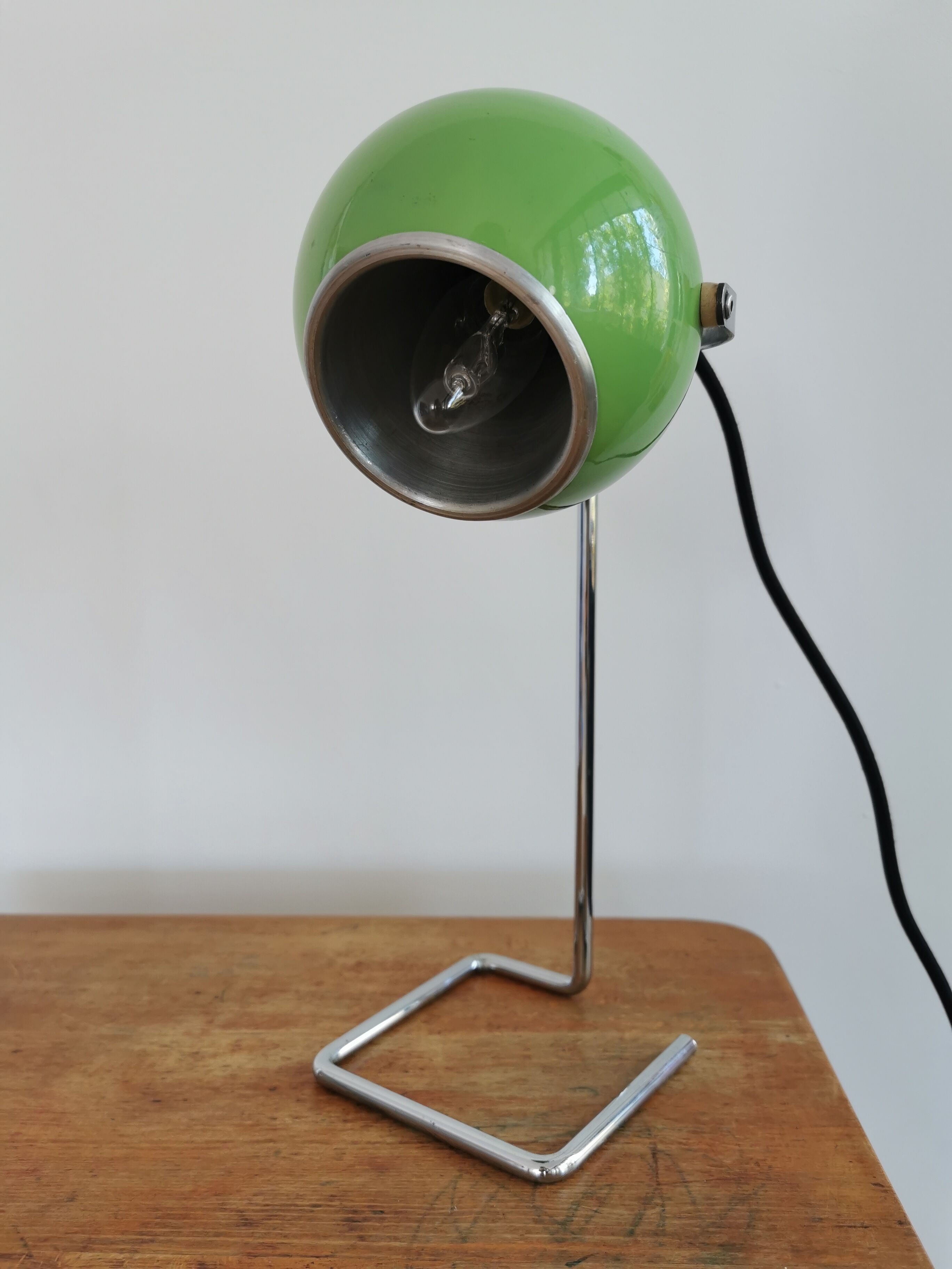 Green Eyeball lamp