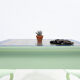 Table basse carrée en bois massif aux pieds galbés
