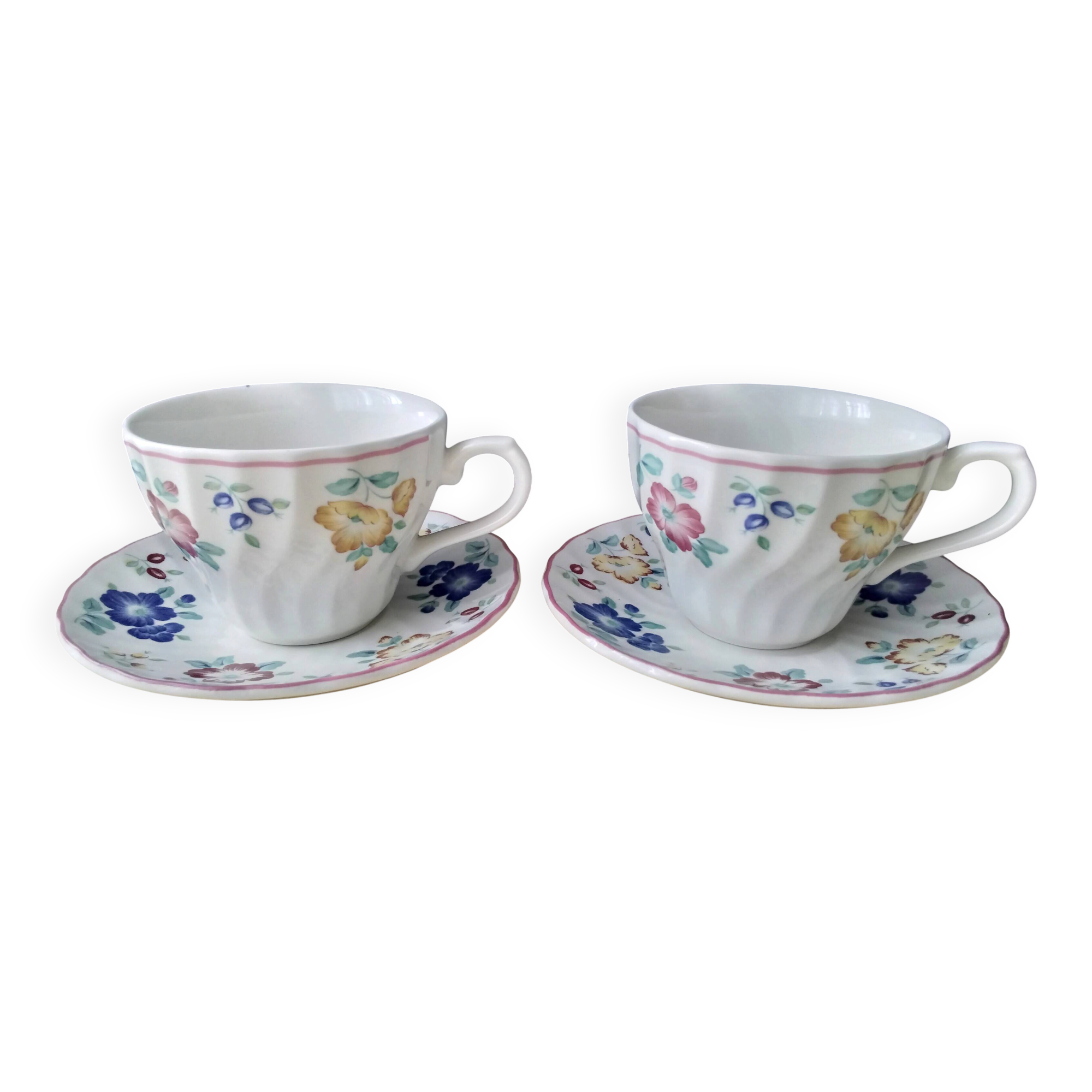 2 tea or coffee cups Porcelain Churchill Model Rosetta