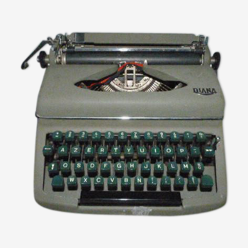 Royal Diana typewriter vintage