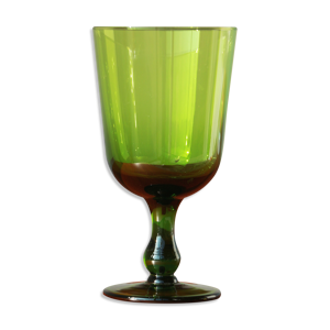 Vase en verre vert