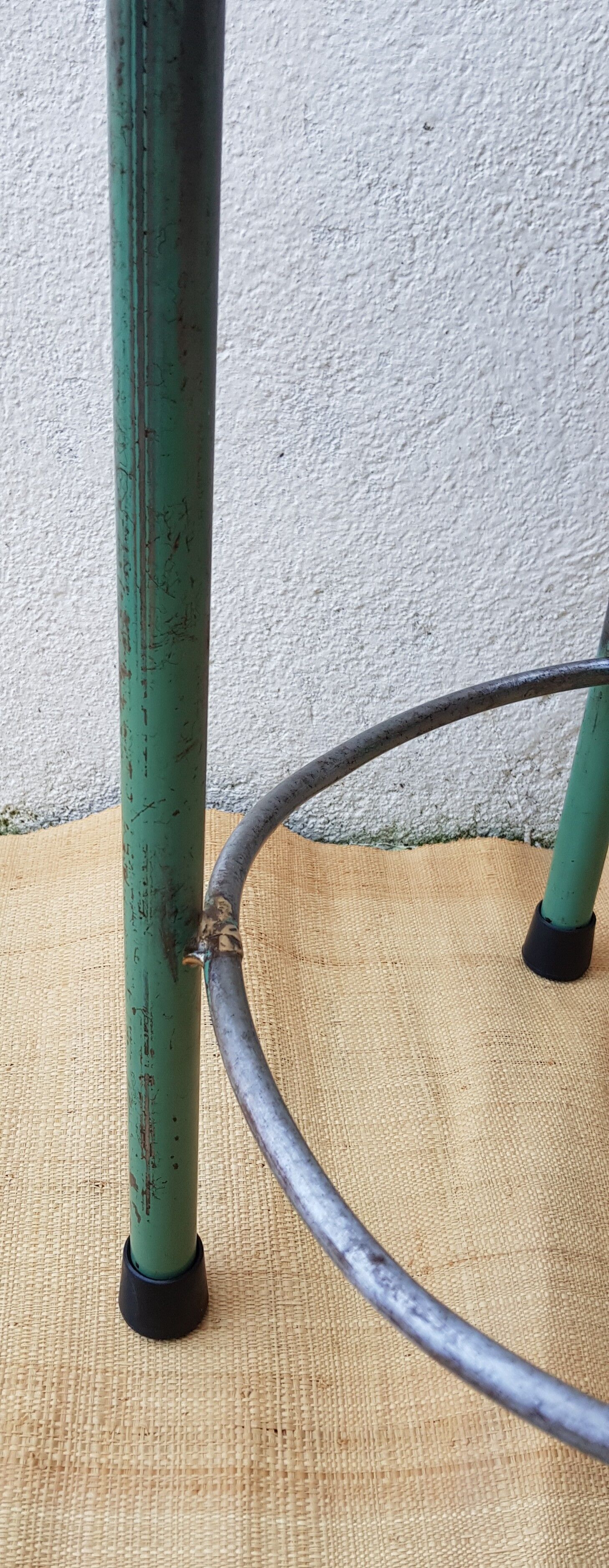 High metal and wood stool