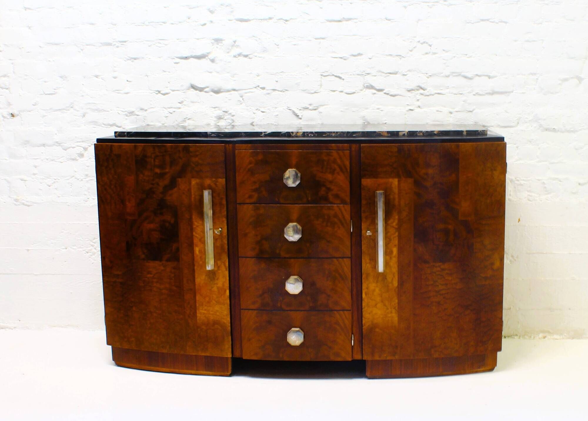 French Art Deco sideboard from the 1930s
