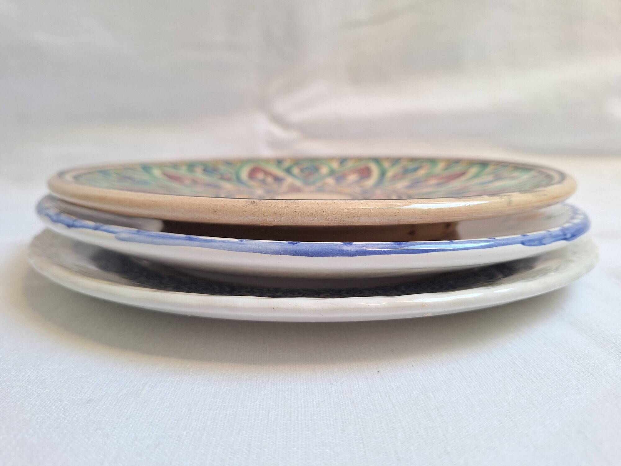 Hand-painted artisanal flat plates