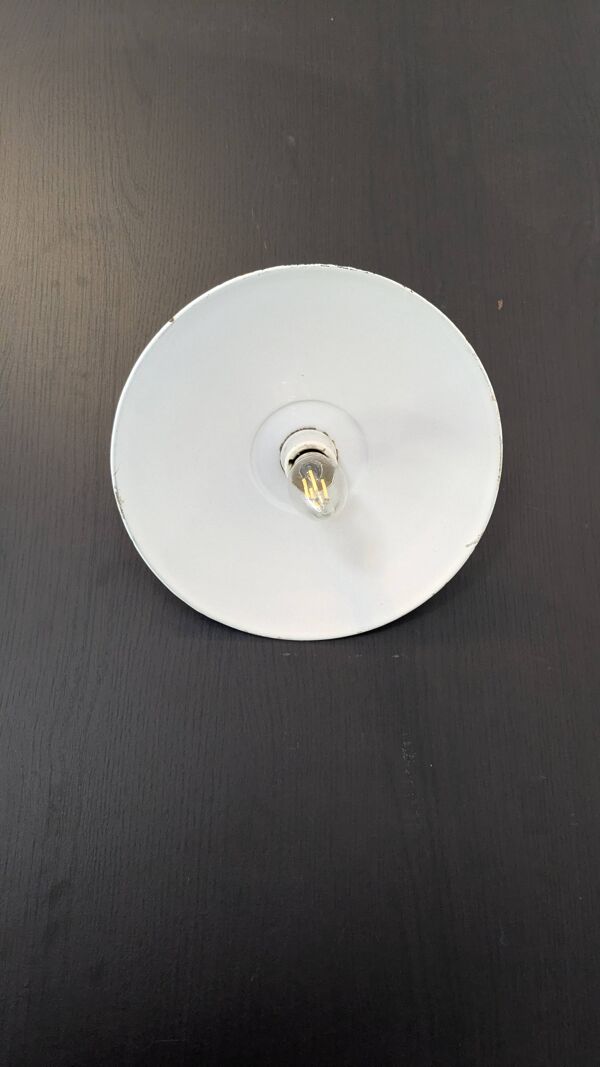 Applique murale ancienne en émail bleu, esprit atelier