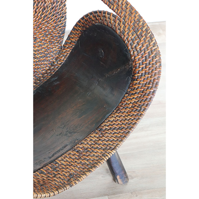 Paire de fauteuils vintage bois sculpté et rotin 1960