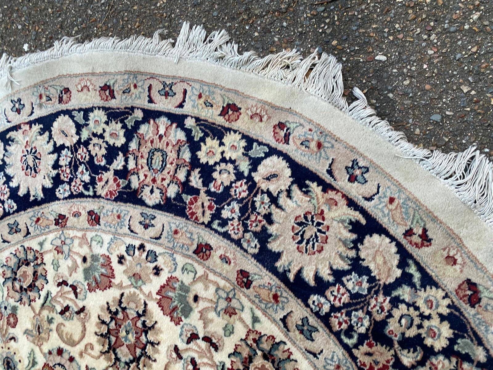 Handmade round wool Persian rug 185cm