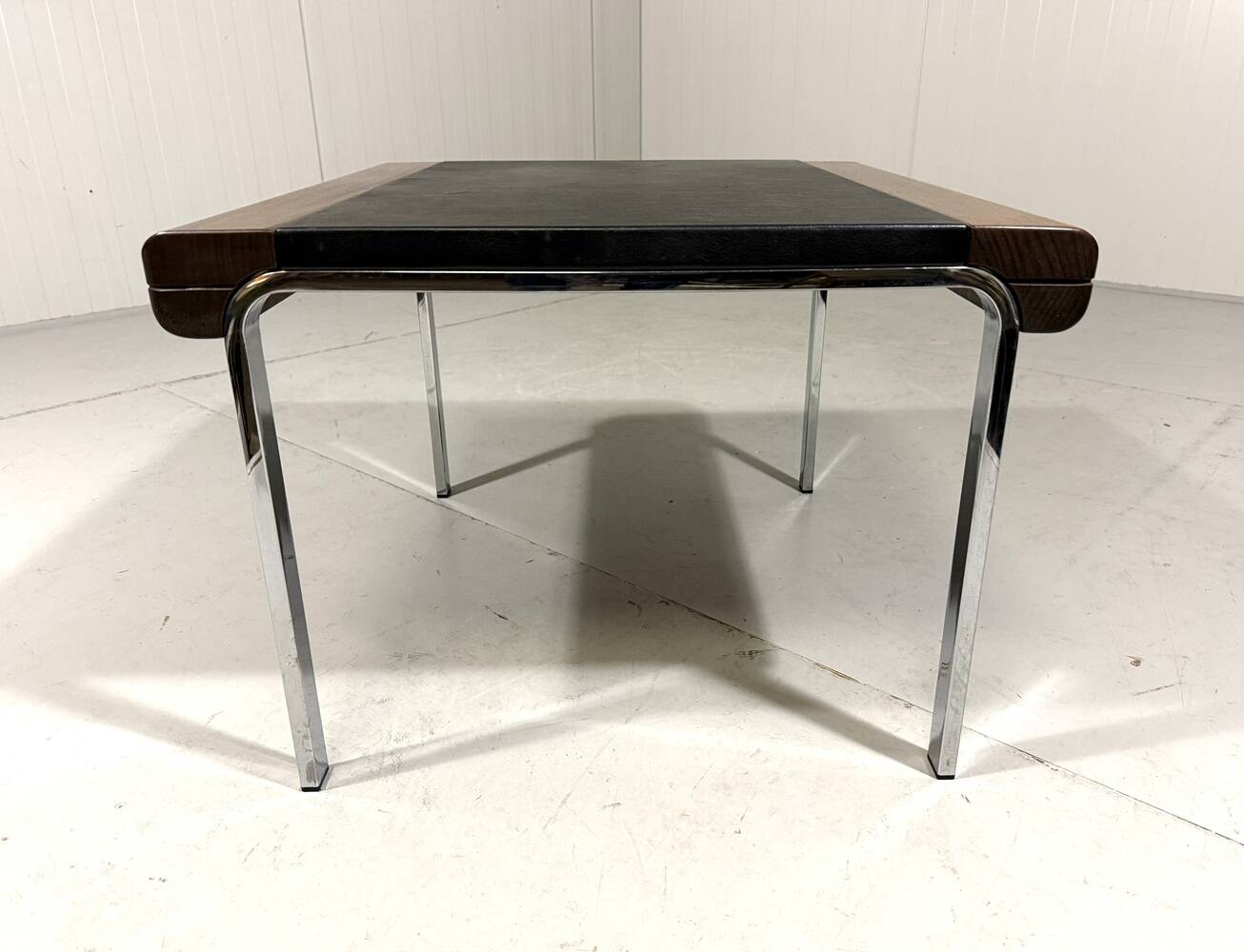 Hans Eichenberger leather coffee-side table Girsberger, Switzerland