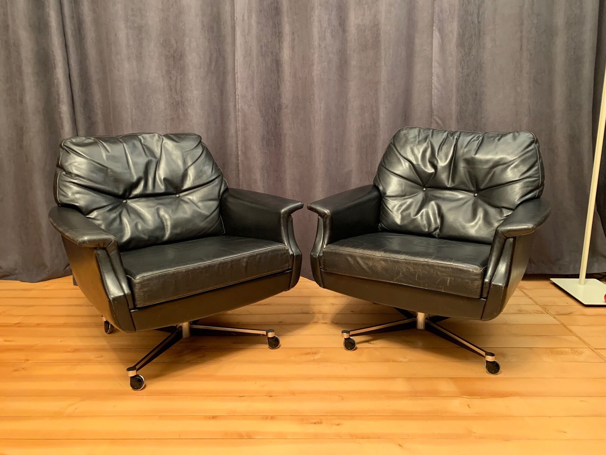 A pair of Möbel Mann armchairs, Germany, 1960s