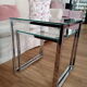 Tables basses gigognes design plateaux en verre transparent et piètements chromés