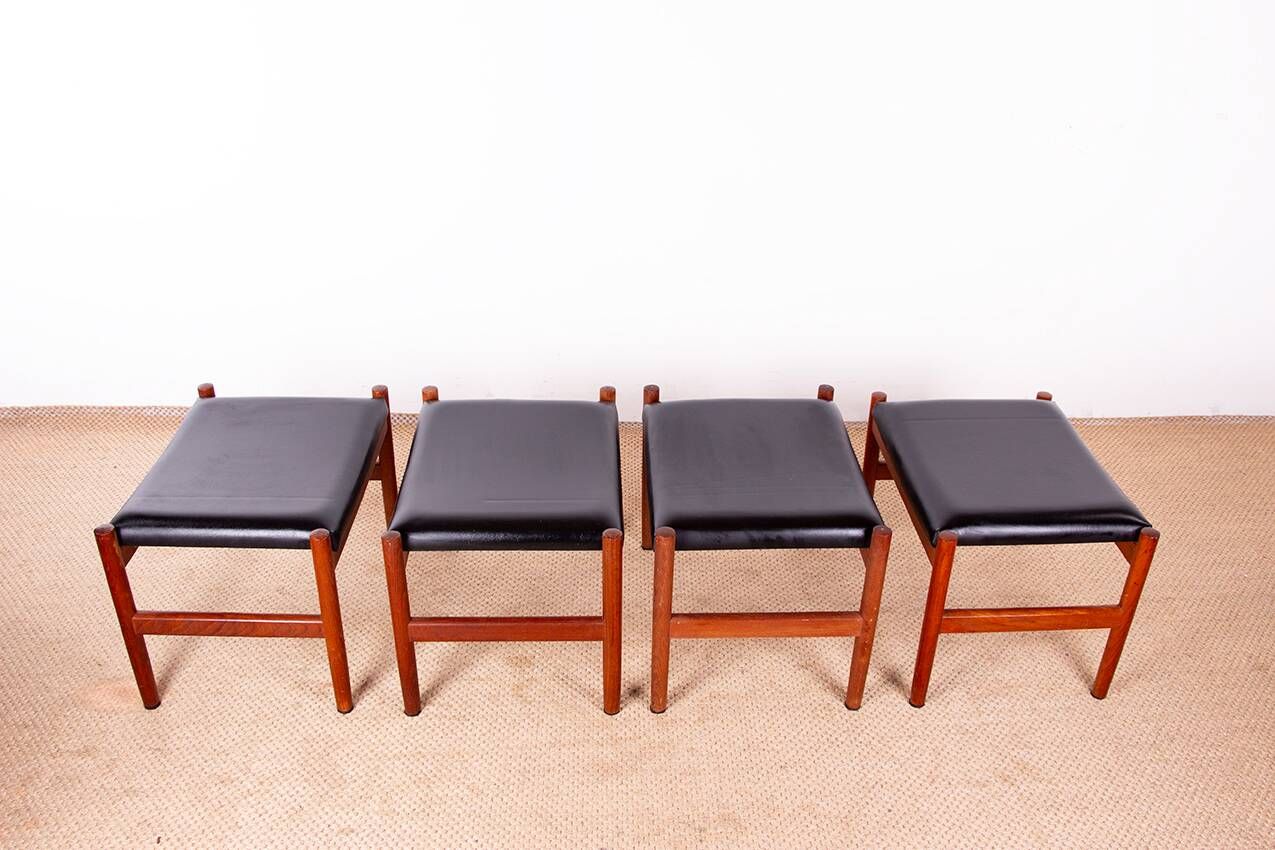 4 Tabourets Danois en teck et cuir noir modèle 40 par Hugo Farndsen 1960.