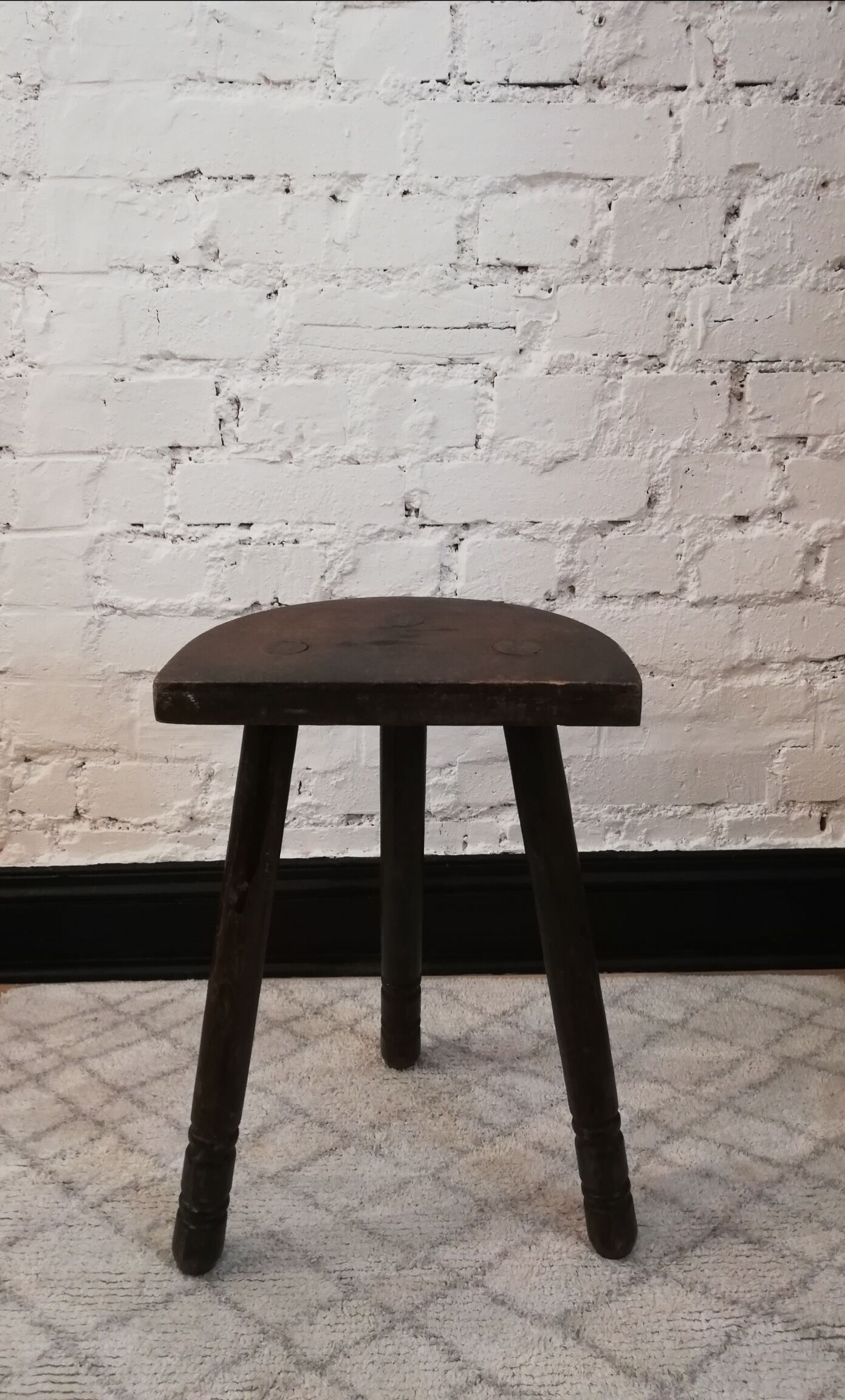 Half moon vacher tripod stool