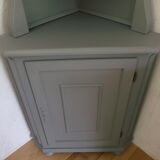 Corner cabinet