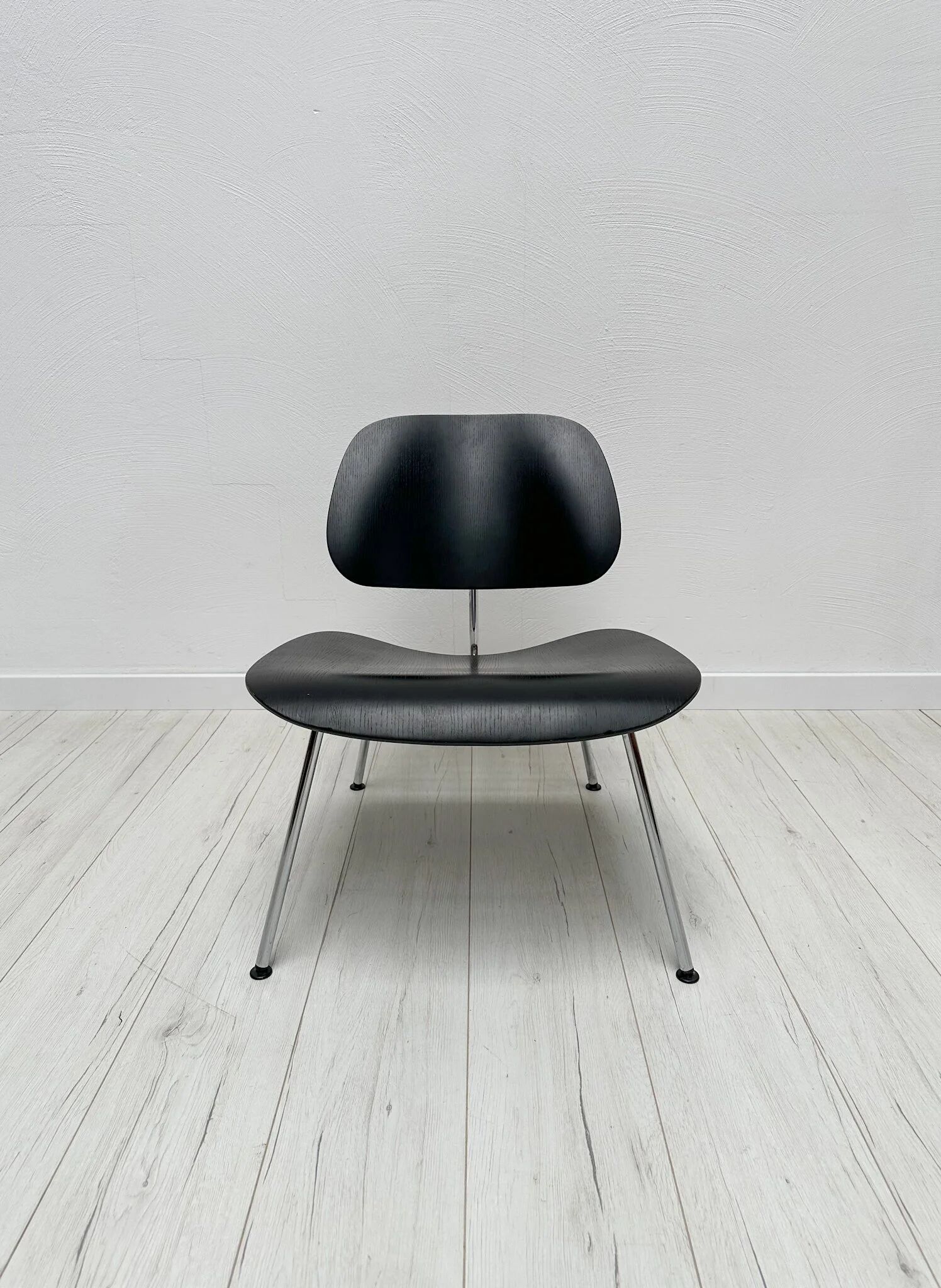 1970s vintage Eames LCM plywood lounge chair by Charles & Ray Eames for Vitra