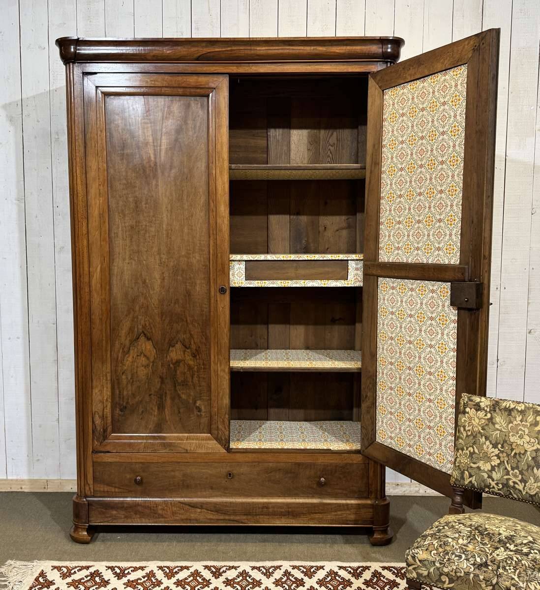 Armoire en noyer 19ème
